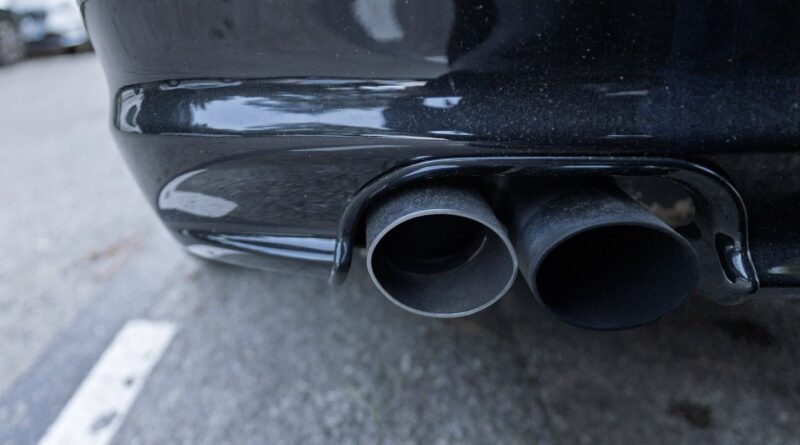 Automobile : L'UE ne renonce pas au tout-électrique en 2035, autorise voitures thermiques limitées