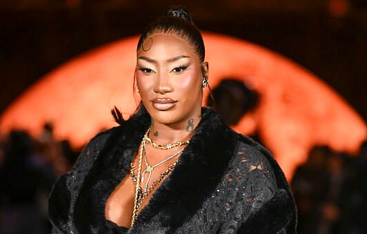 Aya Nakamura change de stratégie : « Je ne me censure plus »