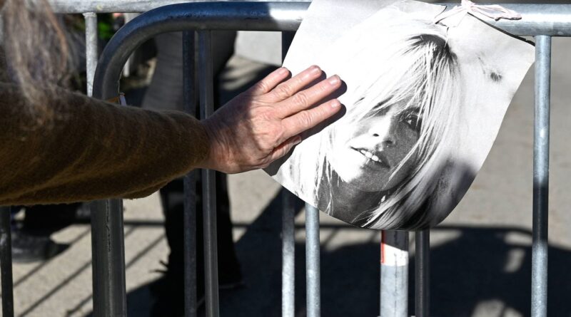 Bardot : excès de vitesse et pourparlers Ukraine en 2 minutes.