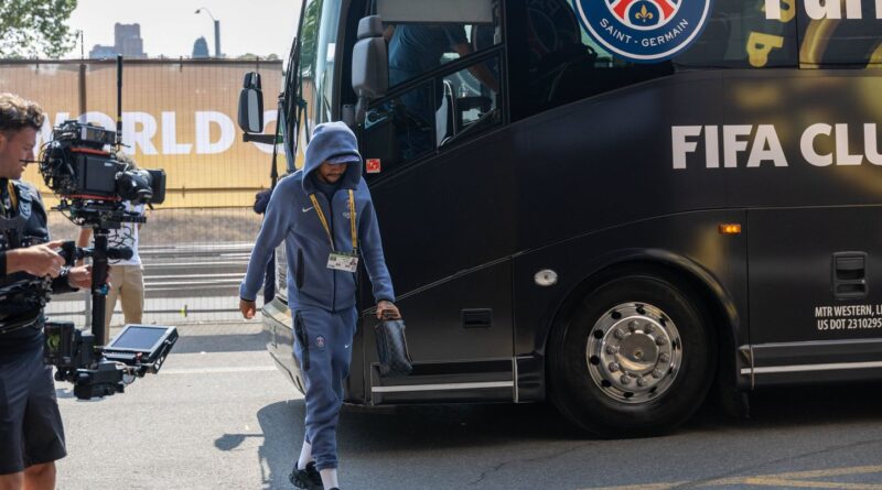 Bilbao-PSG : Le car des Parisiens caillassé devant l'hôtel en Espagne
