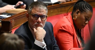 Budget 2026 : la droite dénonce un « hold-up », Faure appelle les PS à voter Sécu.
