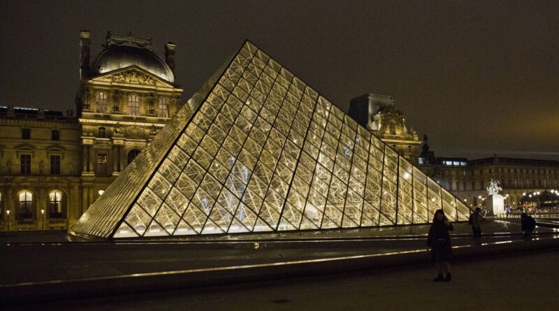 Cambriolage du Louvre : Un quatrième membre présumé en détention provisoire