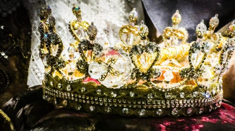 Chine : Un enfant fait tomber une couronne d'or de 270.000 euros.