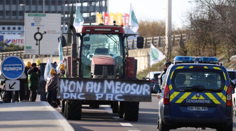 Colère agricole : blocages coûtent plus d'un million d'euros selon la préfecture des Pyrénées-Atlantiques.