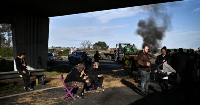 Colère agricole : levée du barrage de la Coordination rurale A63 Bordeaux