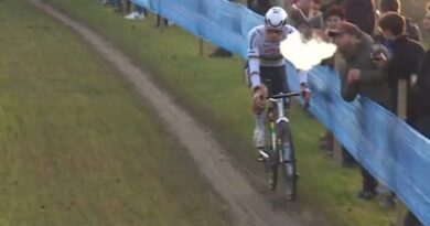 Cyclo-cross : Un spectateur ne vapote pas sur Mathieu Van der Poel, indignation générale