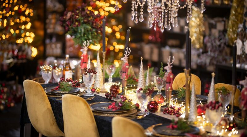 Débats politiques et repas critiqués : comment survivre au repas de Noël ?