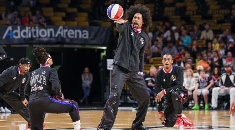Défi aux Harlem Globe Trotters à la Tour Eiffel : résultat étonnant.