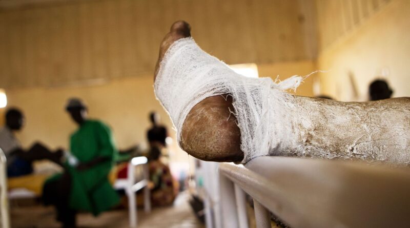 Des dizaines de morts, dont des enfants, au Soudan suite à une frappe.