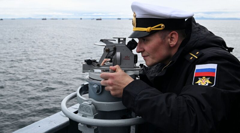 Des navires cargo russes deviennent "invisibles" pour échapper aux sanctions.