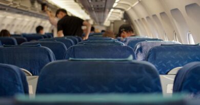 Des passagers ivres se battent, retard de deux heures au décollage.