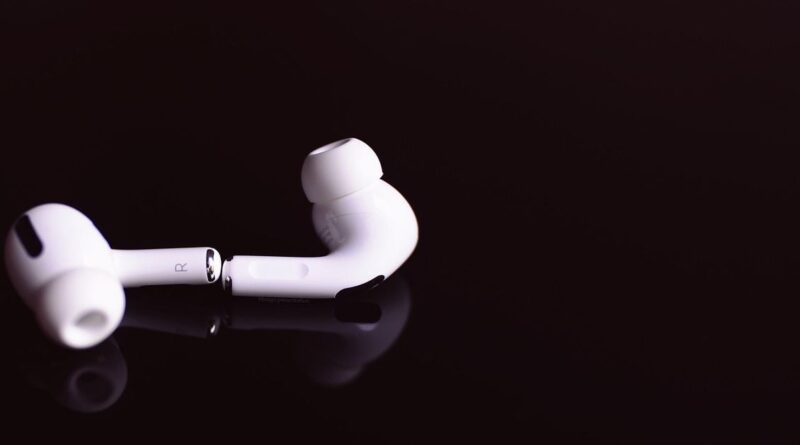 Écouteurs sans fil en France : risque auditif à ne pas négliger.