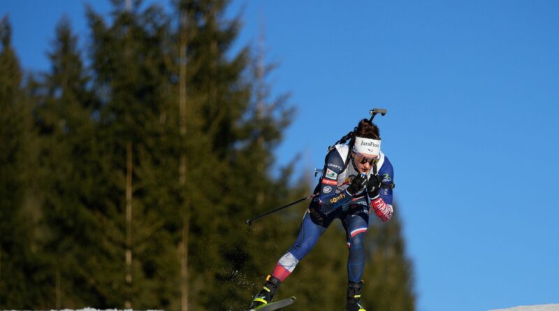 EN DIRECT Biathlon : Jeanmonnot, Braisaz-Bouchet, Simon, les Françaises en mass-start.