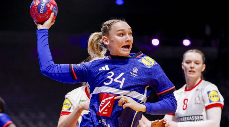 EN DIRECT France - Allemagne : Les Bleues ne visent plus qu'une finale aux Mondiaux de hand.