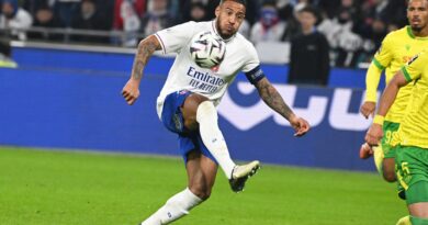 EN DIRECT : Lorient - OL, Mvogo préserve le score face à Tolisso.