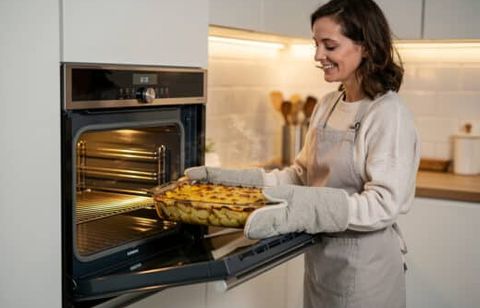 En images : Pape François, Thierry Ardisson, Giorgio Armani, disparus en 2025