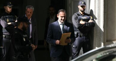 Espagne : L’ex-ministre des Transports jugé pour corruption, proche de Pedro Sanchez