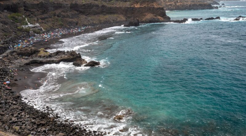 Espagne : Trois morts suite à une énorme vague aux Canaries