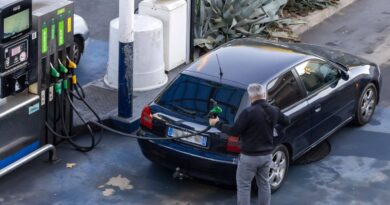 Essence : Tarifs à la pompe en hausse au 1er janvier, explications.