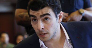 Etats-Unis : New York, le procès de Luigi Mangione et ses objets retrouvés