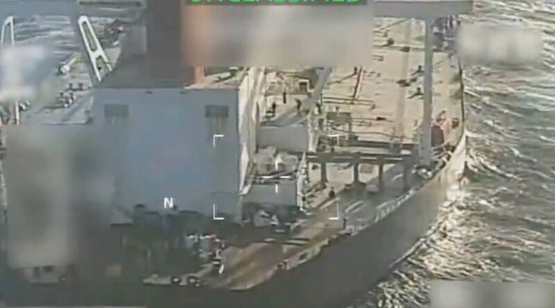 Etats-Unis : Trump annonce la saisie d’un « très grand pétrolier » au Venezuela.