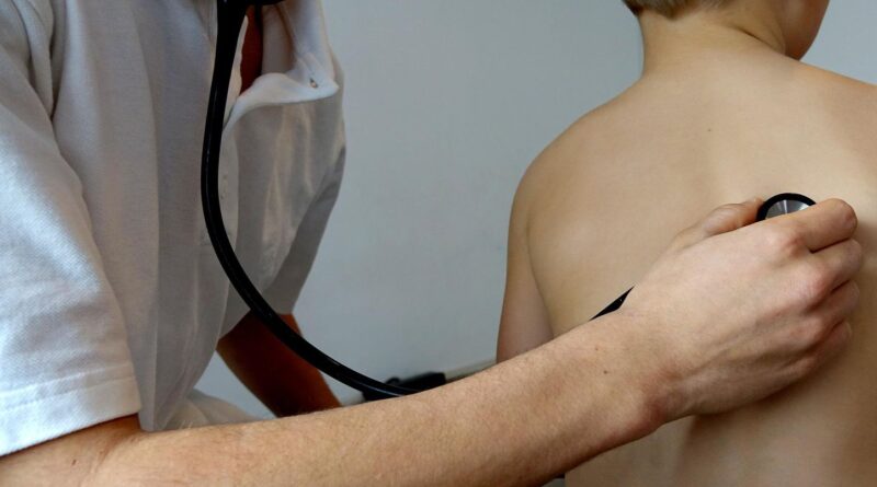 États-Unis : Un pédiatre reconnu coupable d'agressions sexuelles sur 40 ans