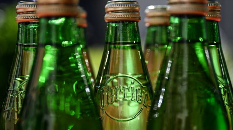 Gard : Millions de bouteilles Perrier bloquées après contamination sanitaire