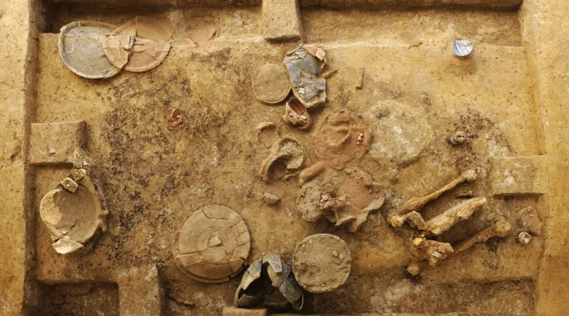 Ghislenghien : mobilier des tombes gallo-romaines classé "Trésor"