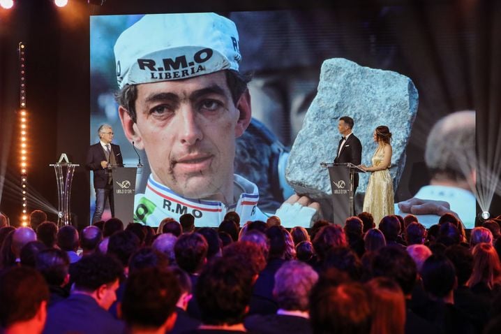 Marc Madiot honoré lors de la cérémonie des Vélos d'or, le 5 décembre 2025 à Paris.