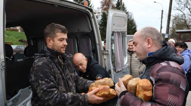 Guerre en Ukraine : Loïc Nervi, boulanger sans frontière, distribue du pain