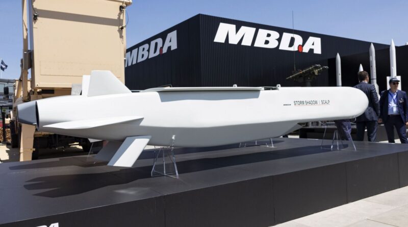 Guerre en Ukraine : l'Ukraine tire un missile Storm Shadow sur une raffinerie.