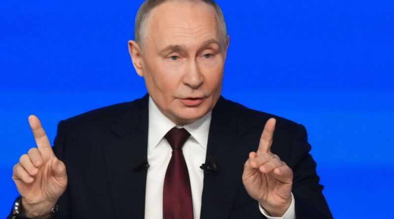 Guerre en Ukraine : Poutine en spectacle, drones frappent en Méditerranée