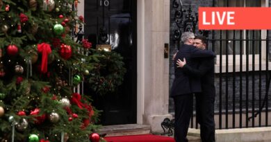 Guerre en Ukraine : Volodymyr Zelensky arrive à Londres pour négocier la paix