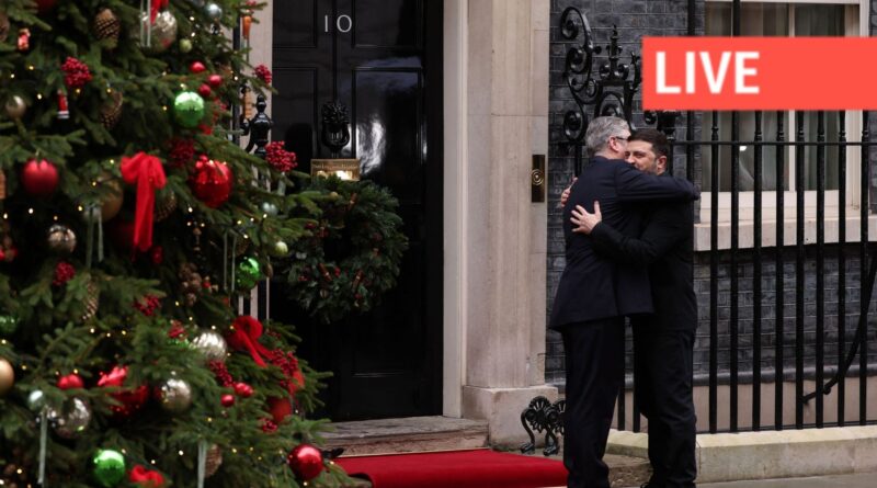 Guerre en Ukraine : Volodymyr Zelensky arrive à Londres pour négocier la paix