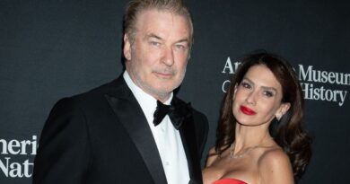 Hilaria Baldwin explique pourquoi elle vend des photos de ses enfants à prix d'or.