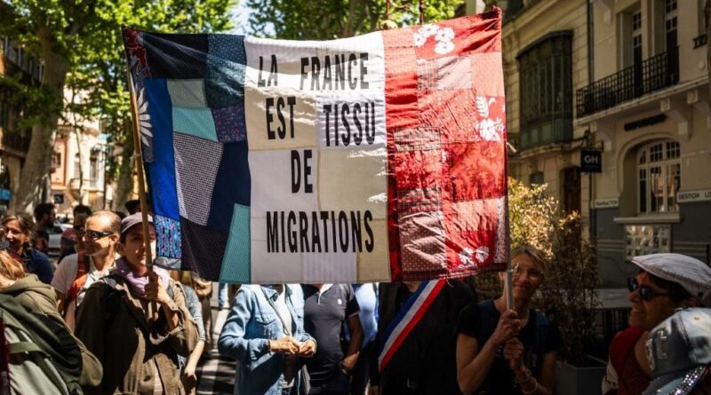 Immigrés en France : Origines principales d'Algérie, Portugal, Italie.