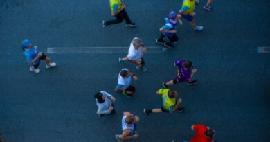 Iran : Deux organisateurs arrêtés pour des femmes non voilées au marathon