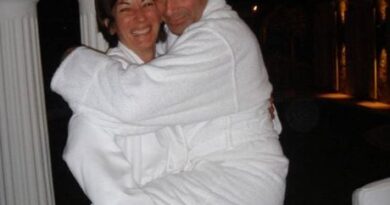 Justice américaine : nouvelles images d'Epstein, Clinton, Spacey, Gates…