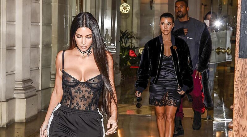 Kanye West accuse Kim Kardashian d'avoir orchestré son braquage à Paris.