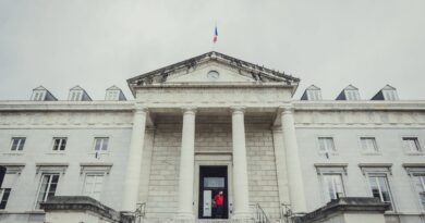 Karim Braire, surfeur « mythomane », ne reconnaît presque rien en procès.