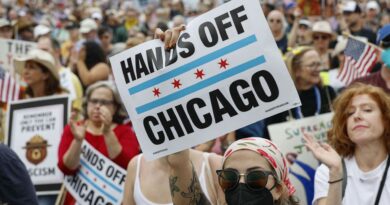 La Cour suprême refuse à Trump de déployer la Garde nationale à Chicago.