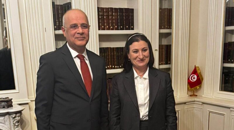 La Professeure Leïla Ben Hamad reçoit deux prix à Paris.