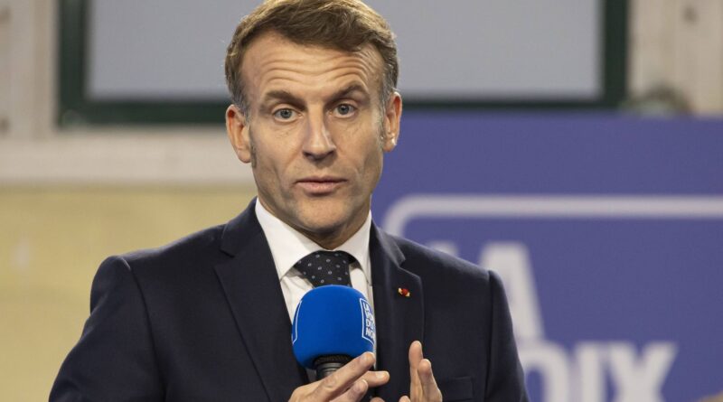 Label pour les médias : soutien d’Emmanuel Macron, rejet de la droite.