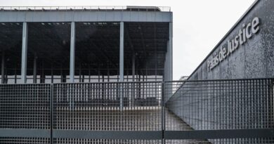 « L’animateur accusé d’agressions sexuelles sur 13 mineurs parle d'« inventions » »