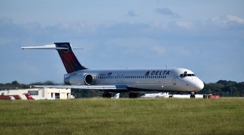 L’avion arrive à destination, mais met 3 heures au terminal.