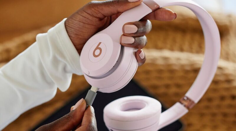 Le Beats Solo 4 à 50 % de réduction chez Amazon, 50 heures d'autonomie.