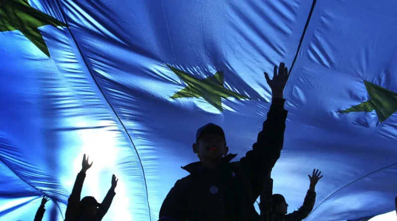 Le drapeau européen célèbre ses 70 ans : une légende textile.