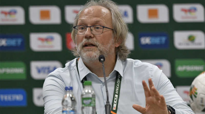 Le Mali se qualifie avec trois nuls, T. Saintfiet appelle à élever le niveau.