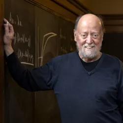 Le mathématicien américain Jack Dongarra visite Tunis.