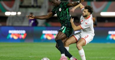 Le Nigeria ne mène que 1-0 à la mi-temps contre la Tunisie.